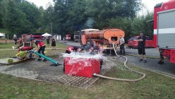 Požární útoky v Bělé (muži, ženy , děti)