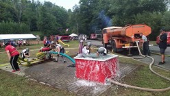 Požární útoky v Bělé (muži, ženy , děti)