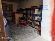 Brigáda: stavba druhého regálu v hasičárně