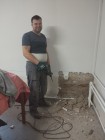 Brigáda - otlučení a sanace omítek v hospodě, sklípku a hasičárně